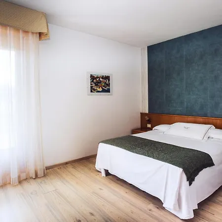 Marina 4* ויורונה