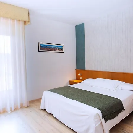 Marina Hotel 4*